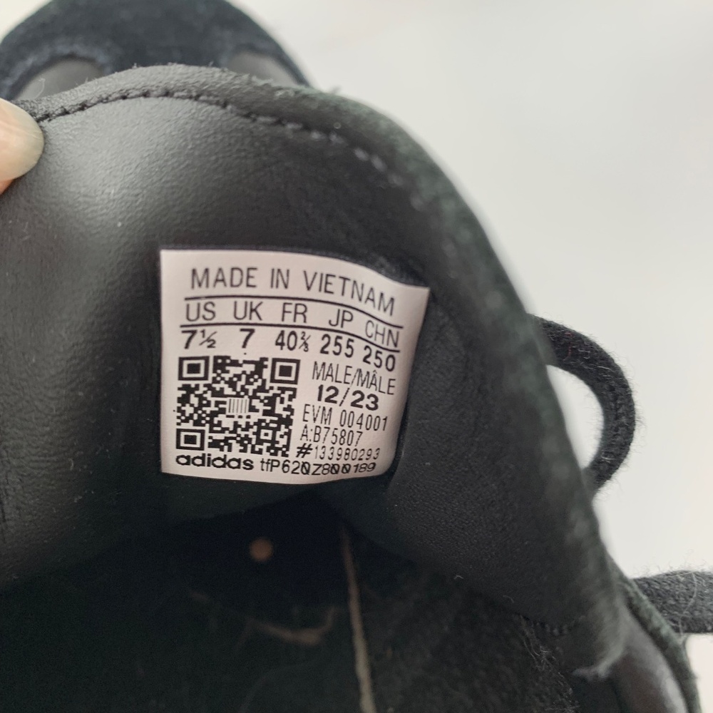 Mens Black and White Adidas Samba size 7.5 - Picture 4 of 5